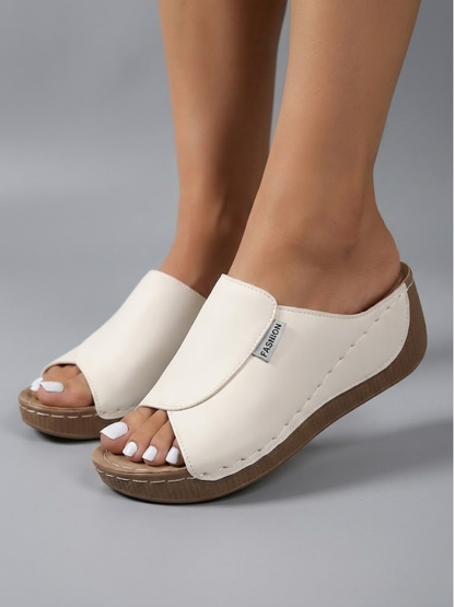 The Saara Comfort Sandal