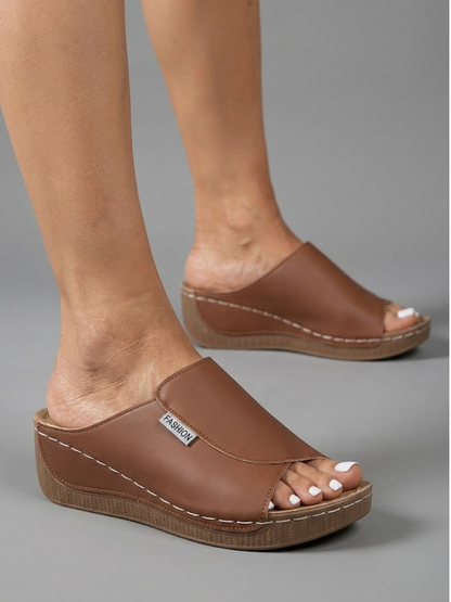 The Saara Comfort Sandal