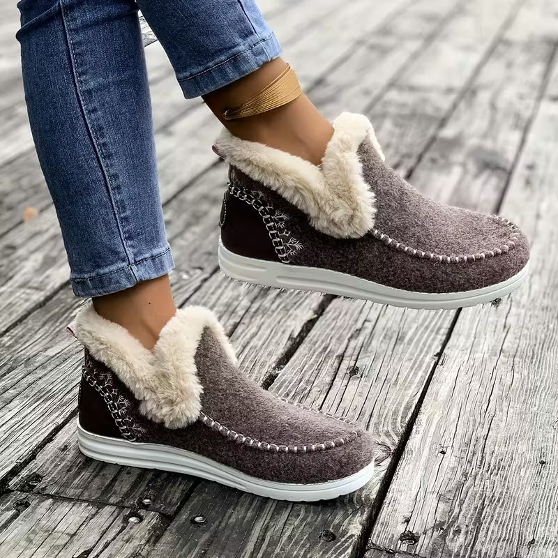 The Luma Comfort Boot